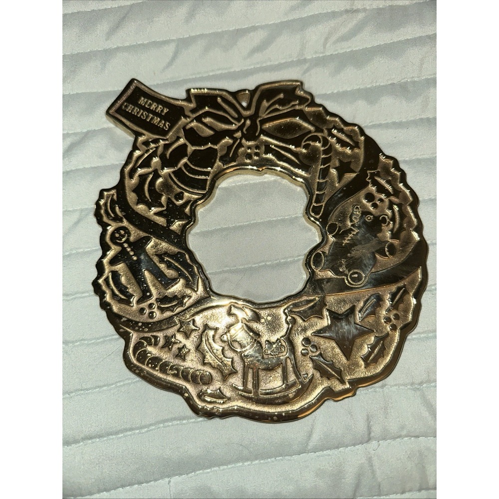 Vintage VIRGINIA METALCRAFTERS Brass Christmas Wreath Trivet 1996 -